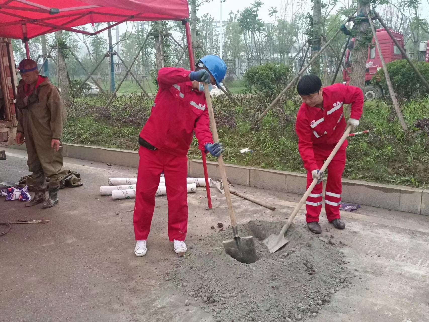 洪山管道疏通哪家好】及时进行市政管道清淤
